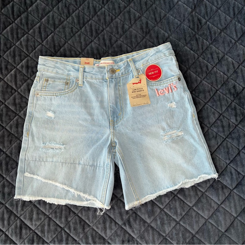 Levi's Girl's (Kids) Logo Embroidered Distressed Denim Midi Short Size Reg 14 A2